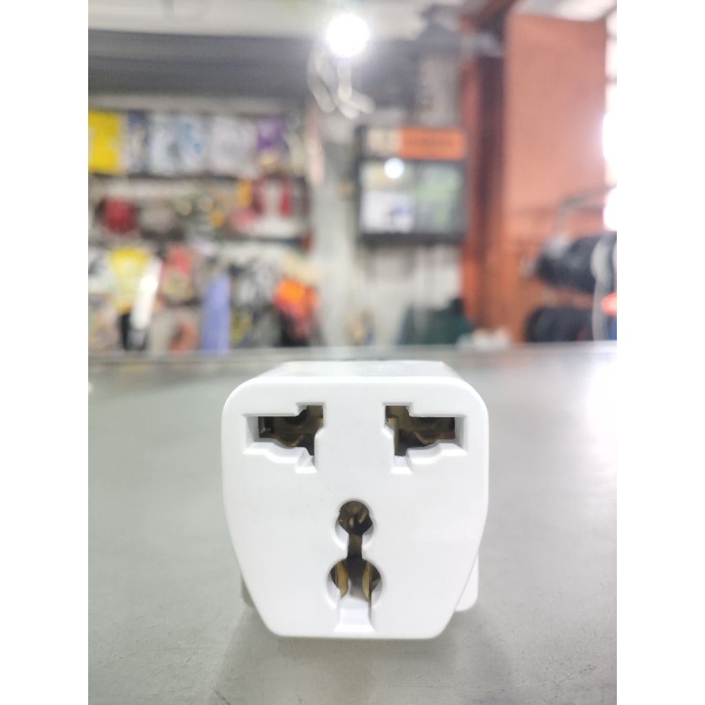 ADAPTOR SAMBUNGAN STEKER COLOKAN KAKI 2 KE KAKI 3 BROCO