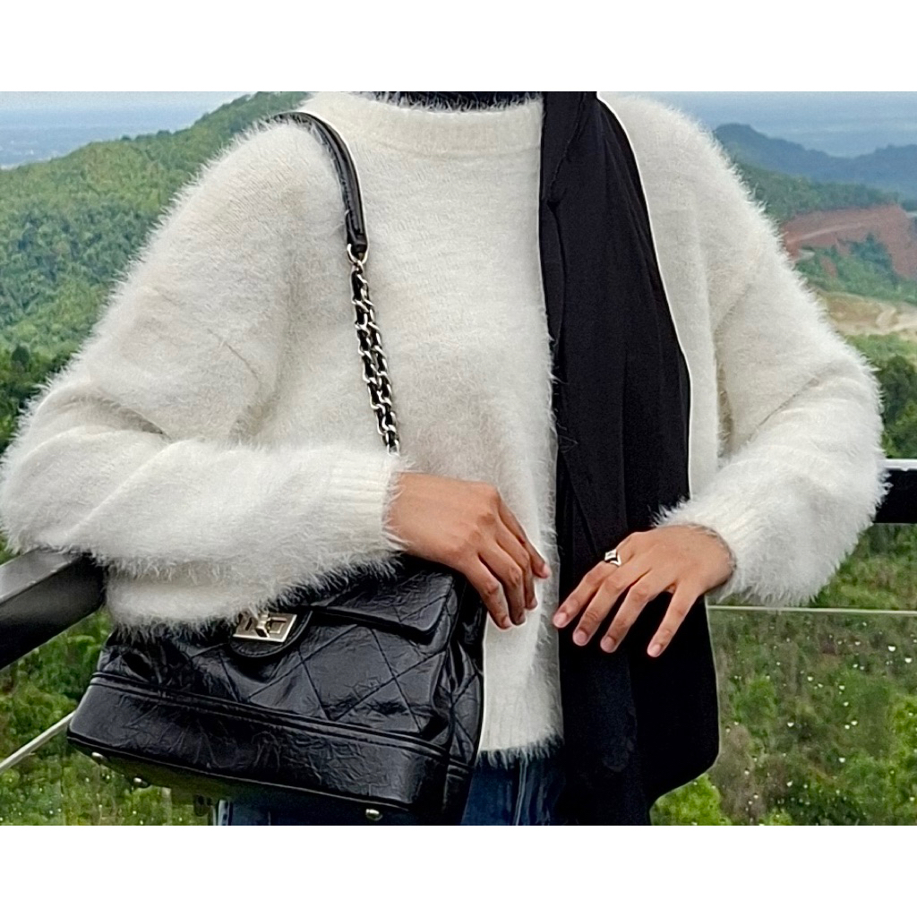 Preloved sweater bulu