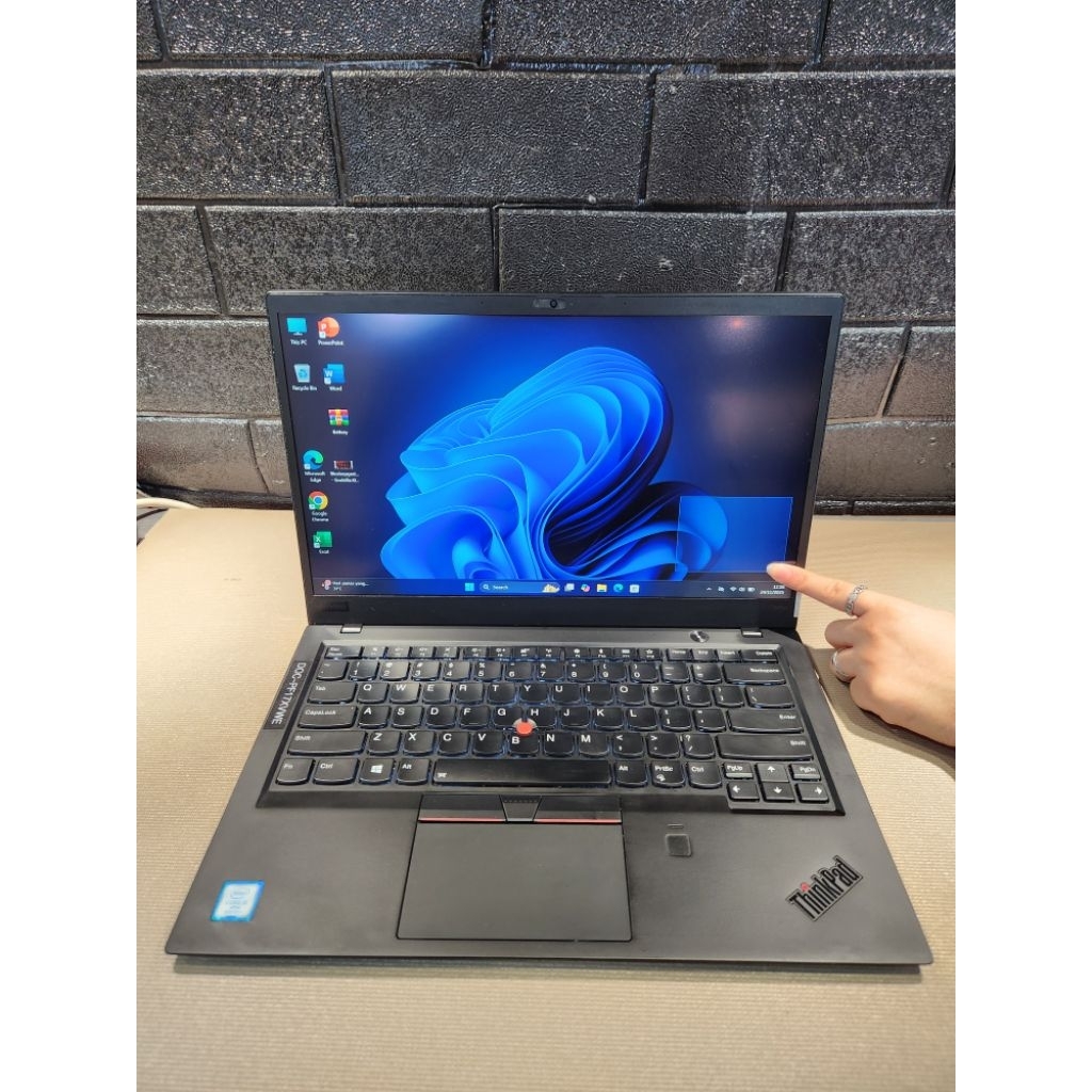 Laptop Lenovo Thinkpad X1 Carbon 6TH Core i5 8350u (8th Gen) Ram 8GB Ssd 1TB Layar 14in Touchscreen 