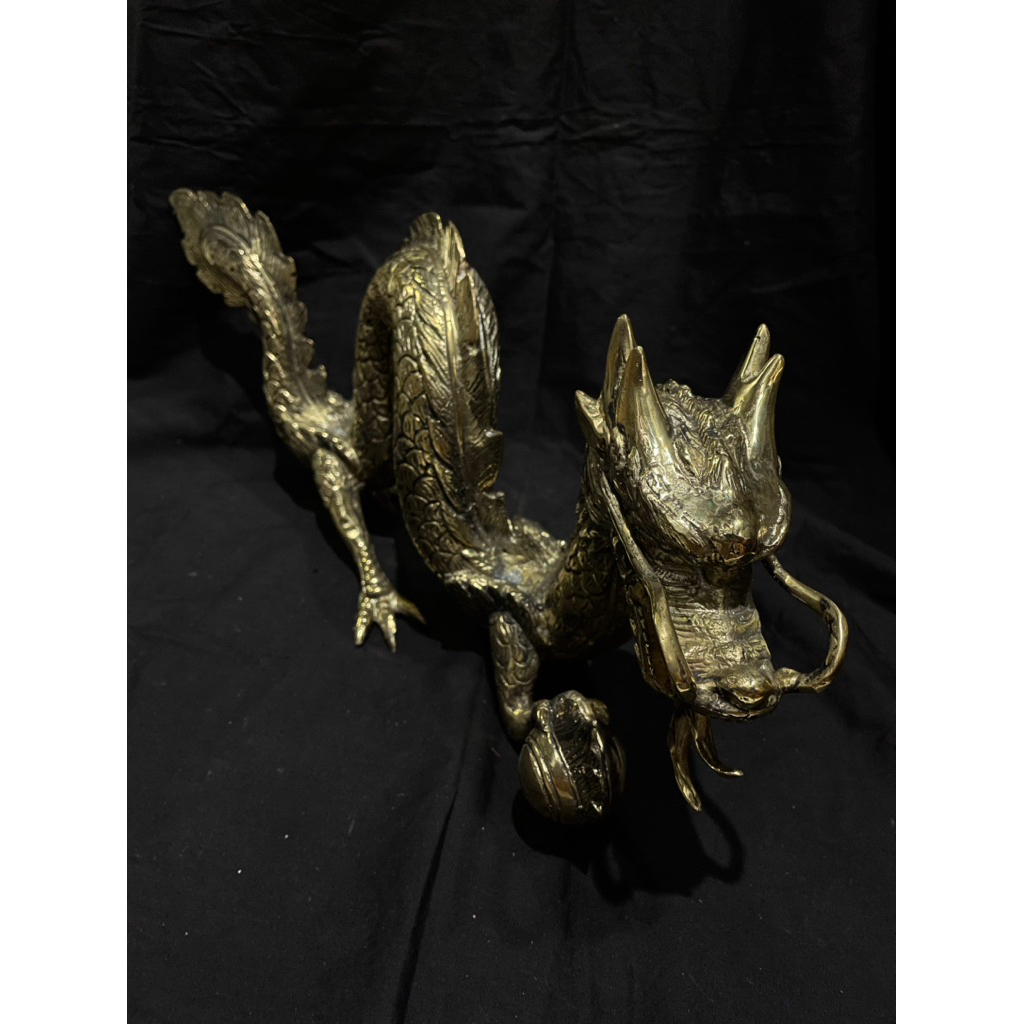 PAJANGAN PATUNG NAGA BESAR BAWA BOLA WARNA KUNING