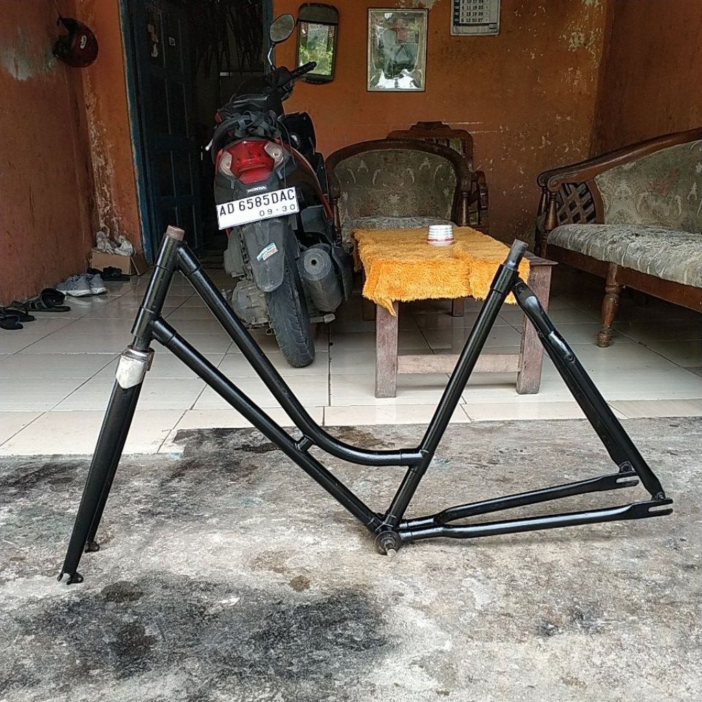 frame fork as tengah cagak sadel sepeda onthel tua sicle master