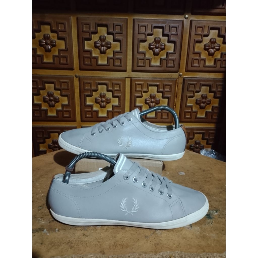 sepatu second Fred Perry size 39 biasa pakai size 40 nyaman pakai