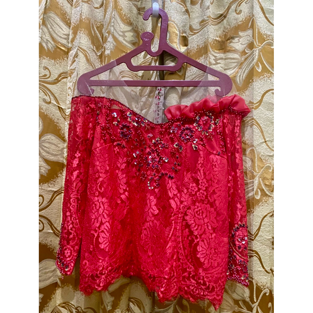 Preloved Kebaya Tempahan Berpayet Warna Merah minus resleting lepas