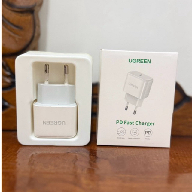 Preloved Ugreen adaptor PD 20W fast charger 10220