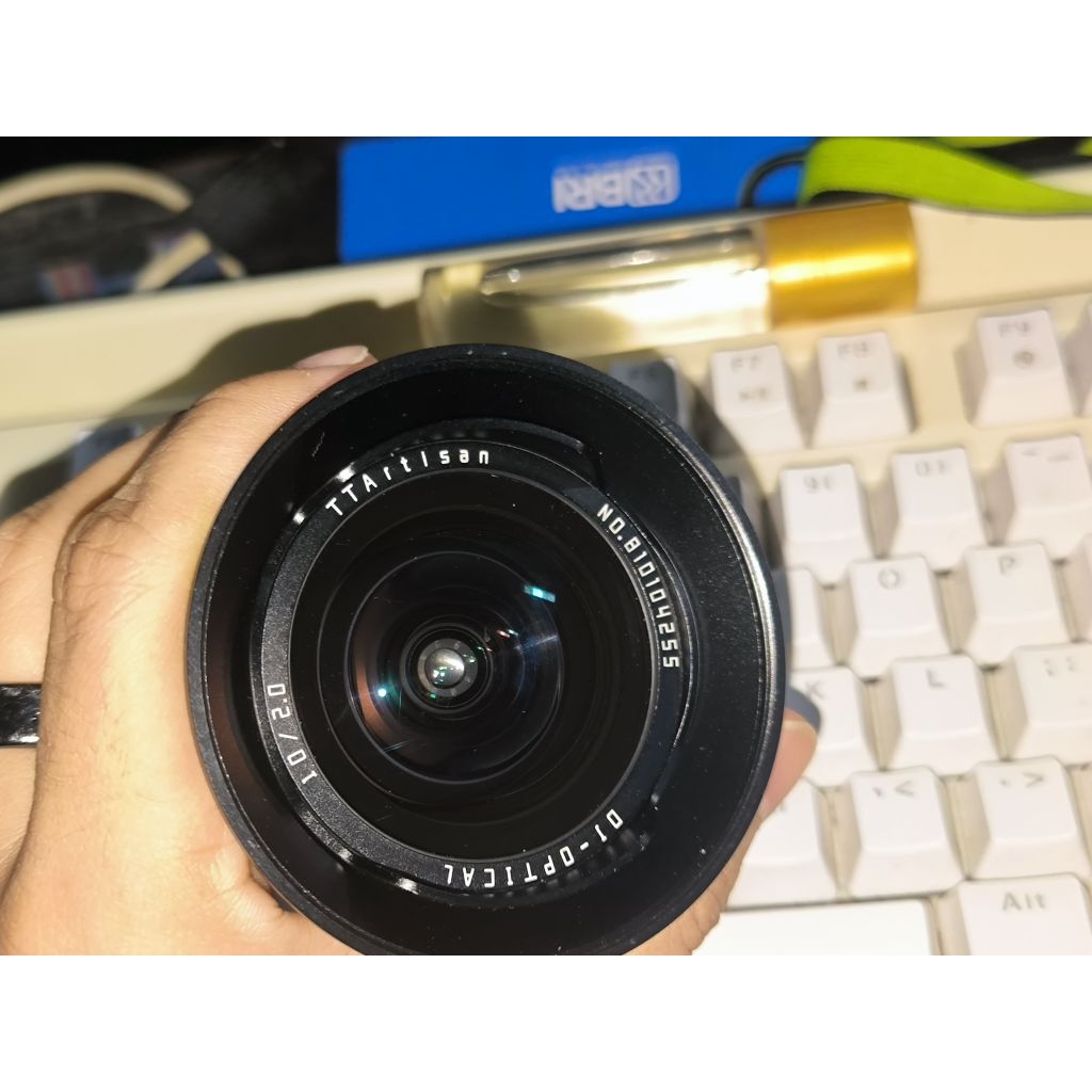 lensa 10mm f2 mft