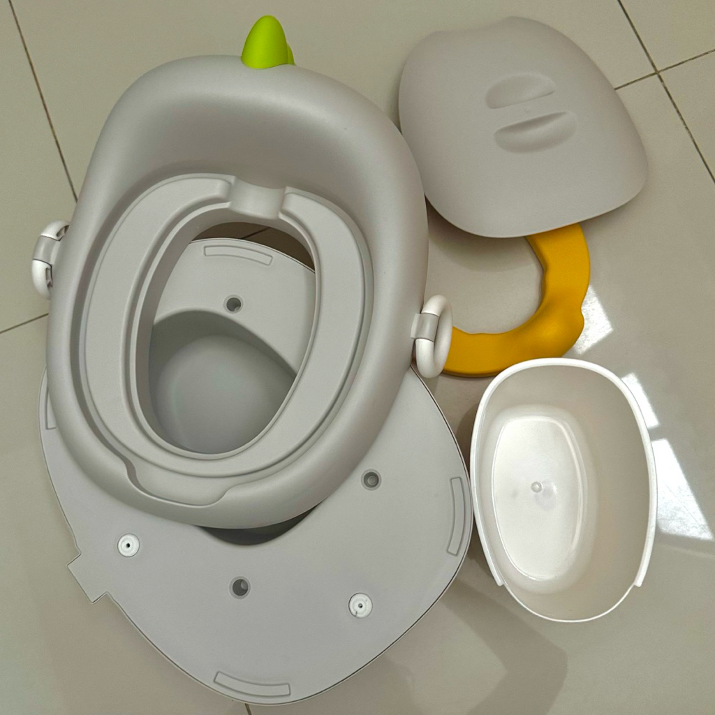 Preloved - Mamiko Baby Potty Training Closet Duduk Anak Pispot Toilet Training Portable