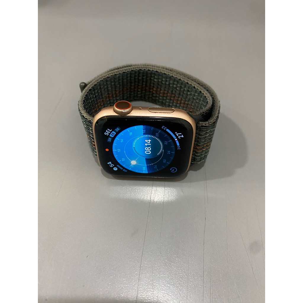 Preloved Apple Watch Series 6