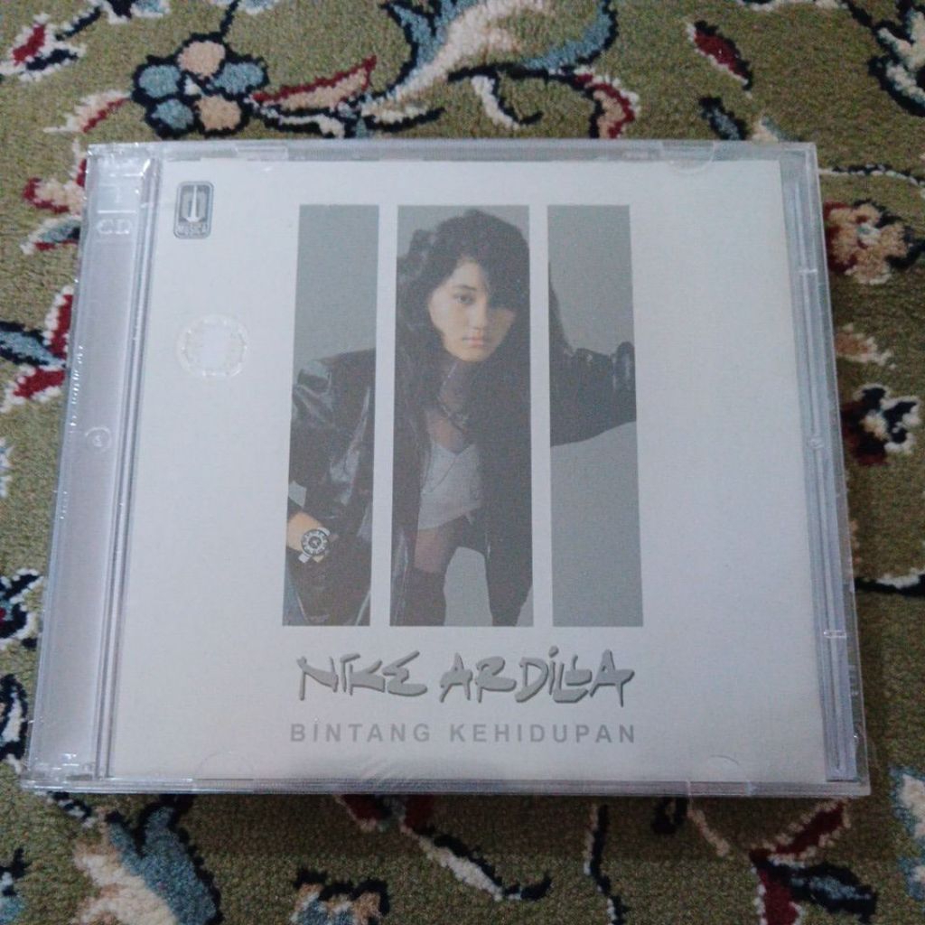 CD NIKE ARDILLA - Bintang Kehidupan ( SEGEL)