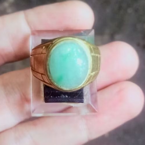 Batu Giok Jadhaite Burma. Tipe A.