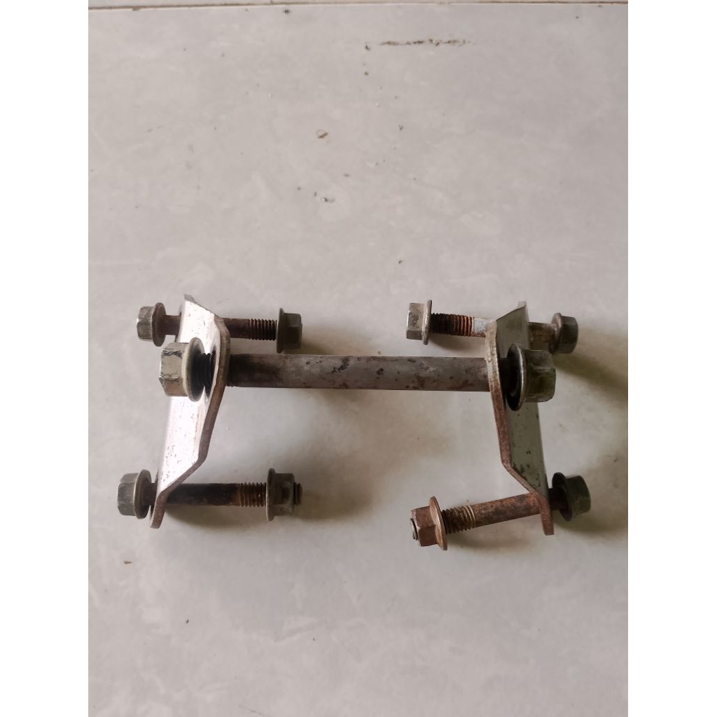 Breket Mesin Bawah Copotan Ninja R ss 2014.