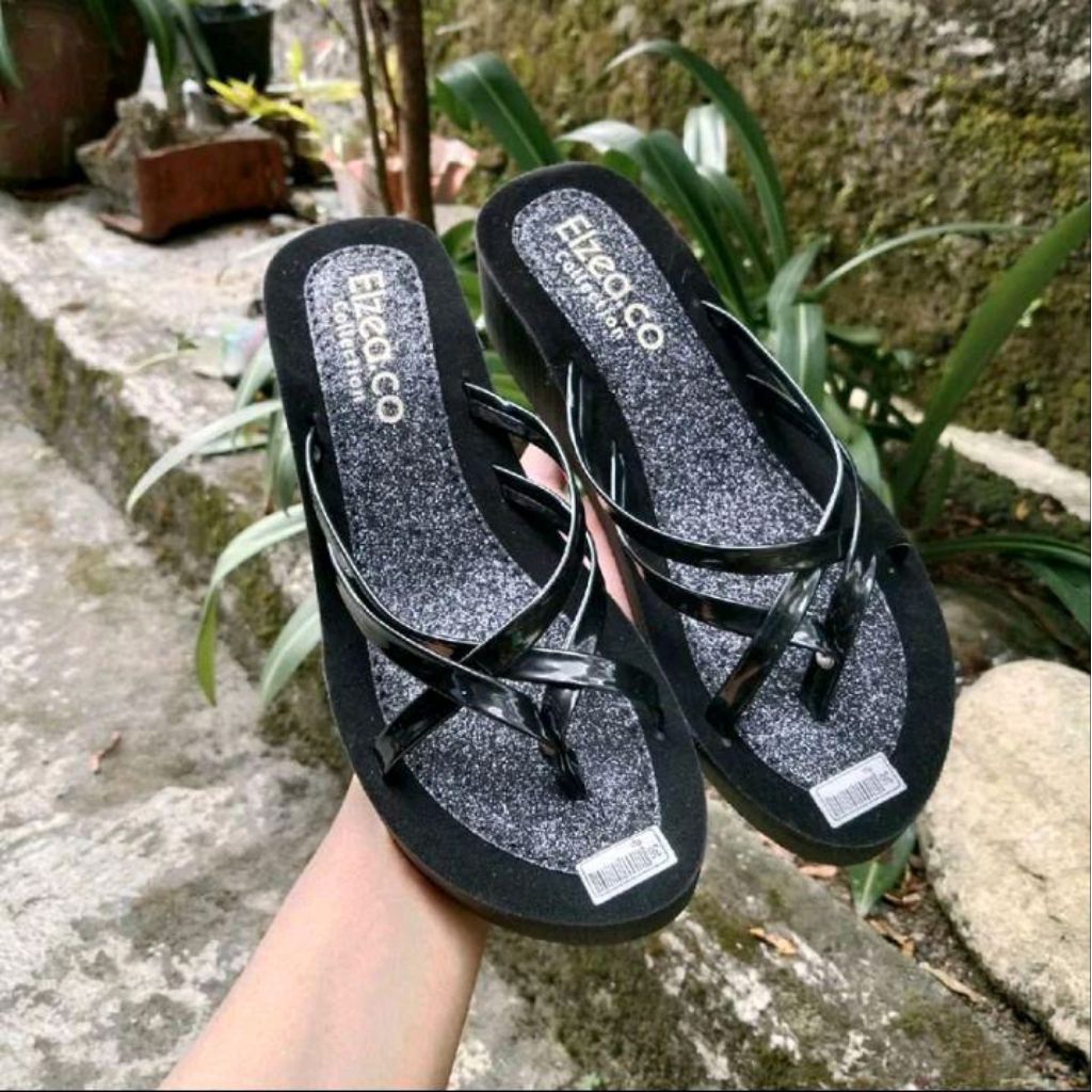 Sandal Wedges Wanita Elzea Muka Model Kerancang