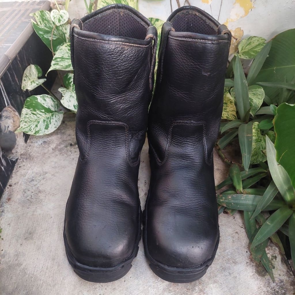 sepatu safety boots second krusher size 41(26cm)
