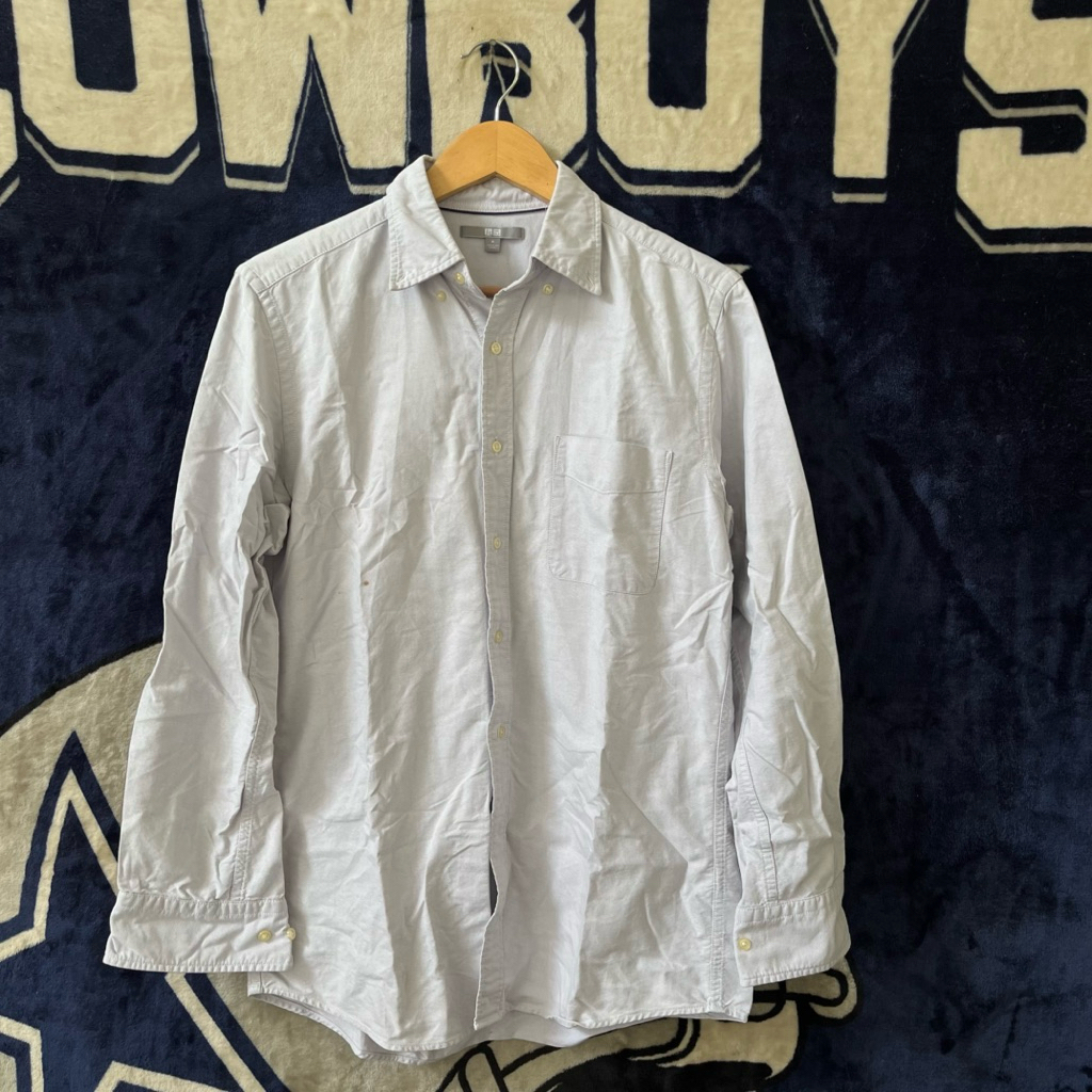 Kemeja Oxford Uniqlo
