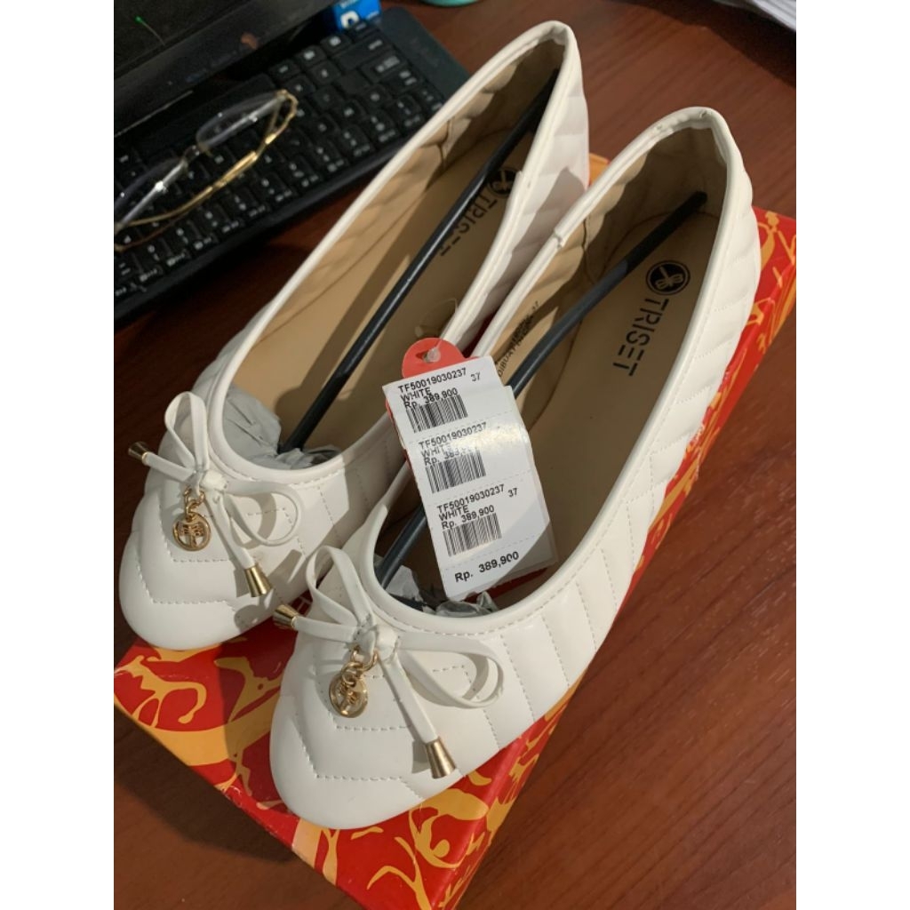 Triset Flat shoes wanita