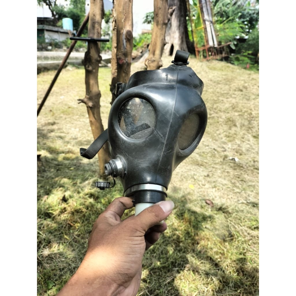gas mask military vintage