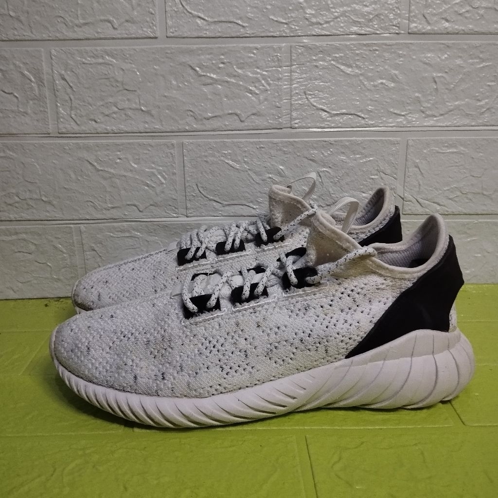 FLASH SALE AKHIR TAHUN sepatu running 41