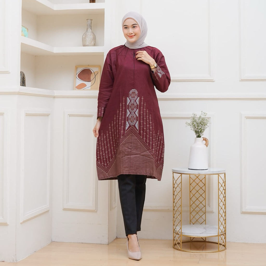 Batik couple tunik dan kemeja warna merah maroon