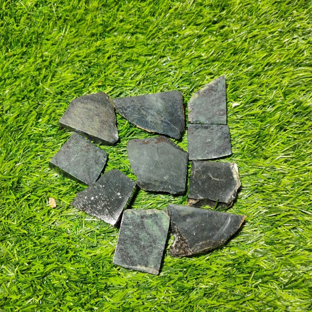 Bongkahan Batu black Jade/Bahan Batu black jade/batu black jade natural 100%