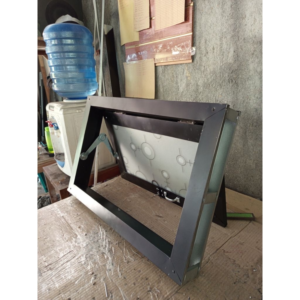 jendela boven minimalis