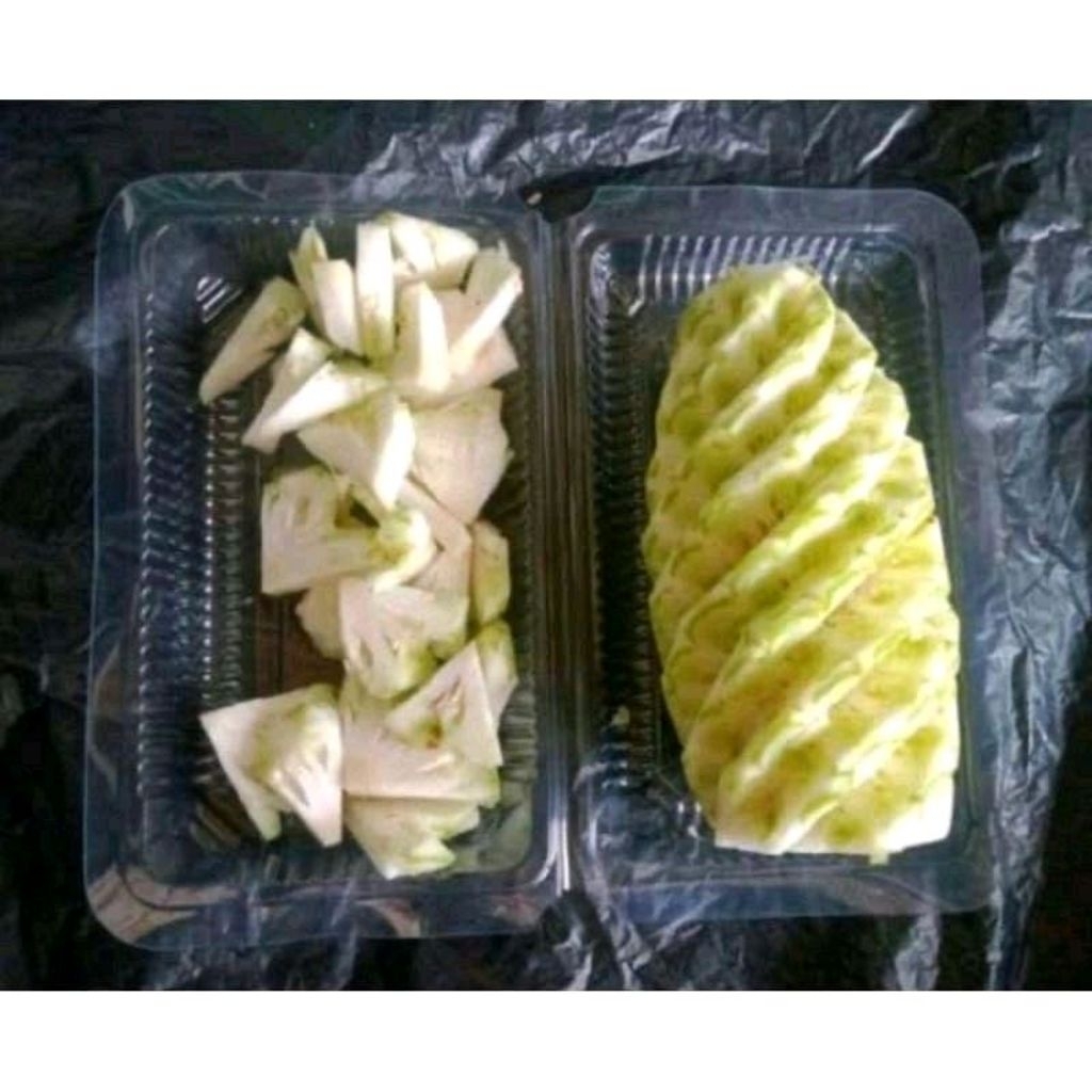 Nanas muda sudah kupas