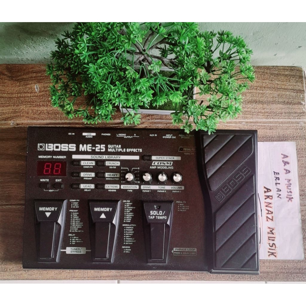 efek gitar boss me 25