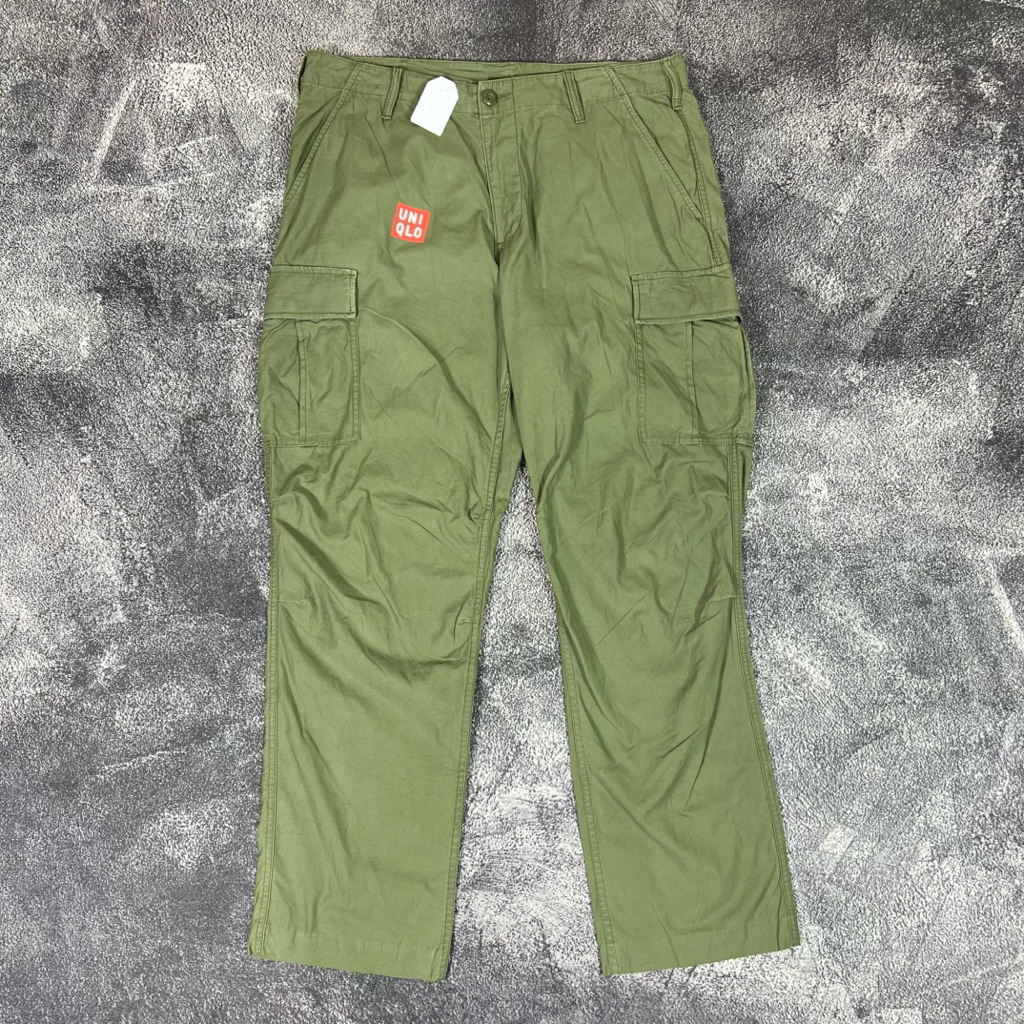 UNIQLO CARGO PANTS