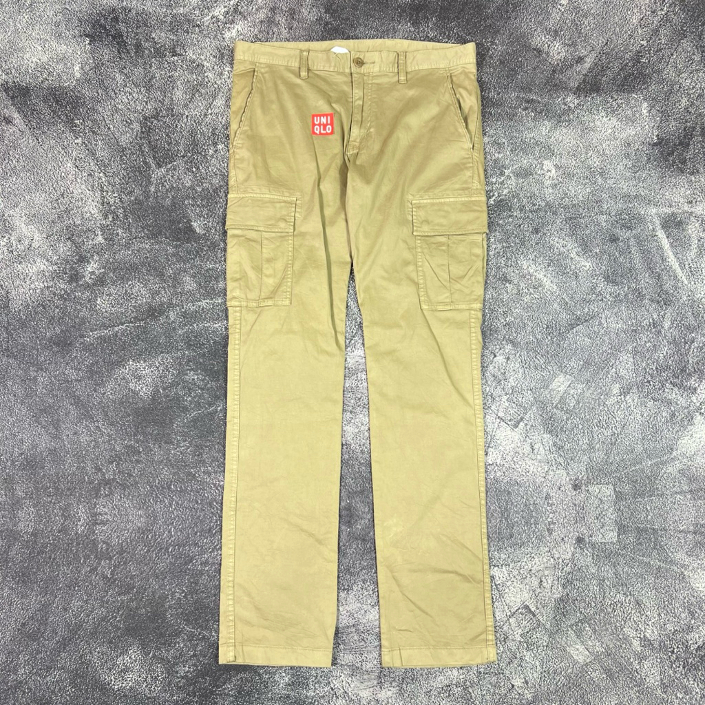 UNIQLO CARGO PANTS