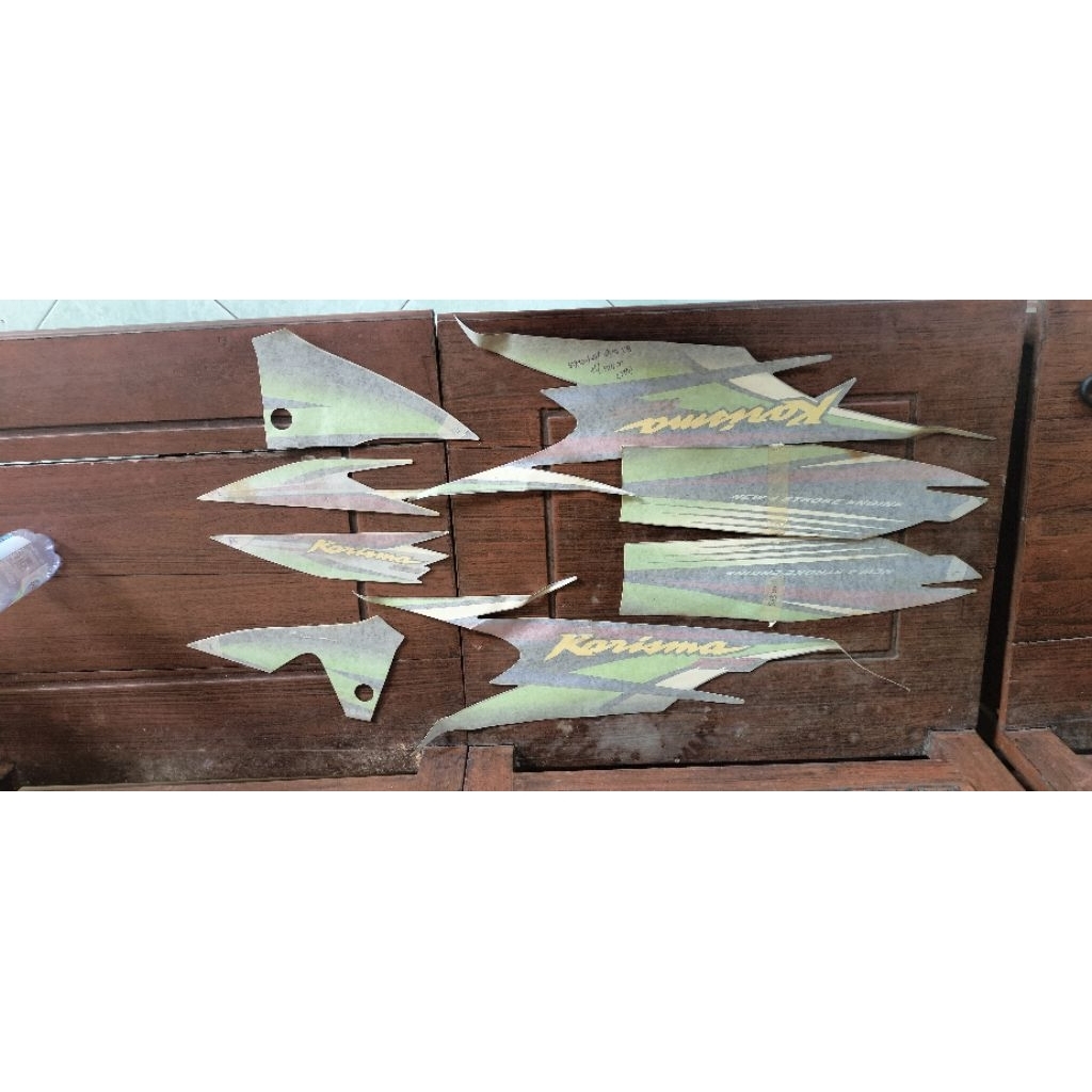 STRIPING STIKER KARISMA X 125 ORIGINAL AHM