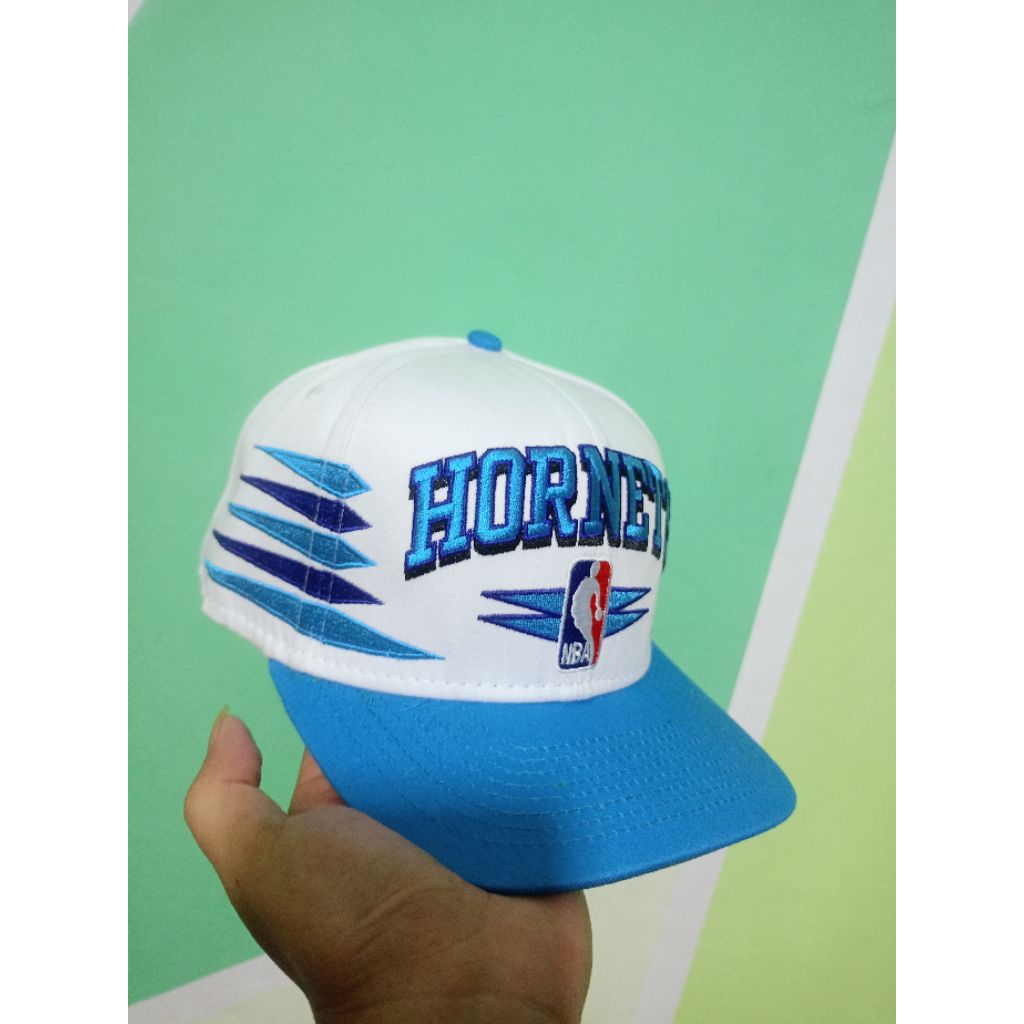 Topi Snapback Hornets Diamond