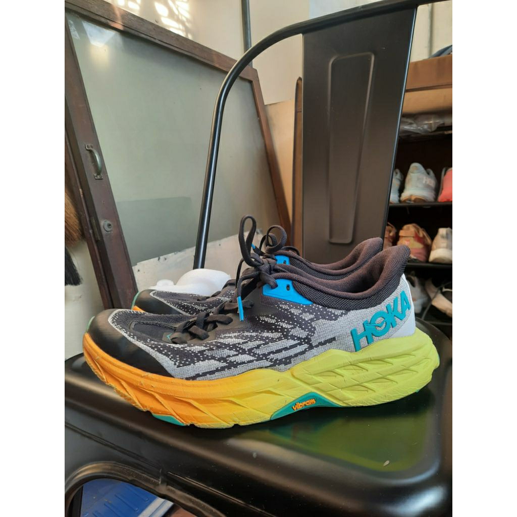 HOKA SPEEDGOAT 5 SIZE 40 WOMEN PRELOVED