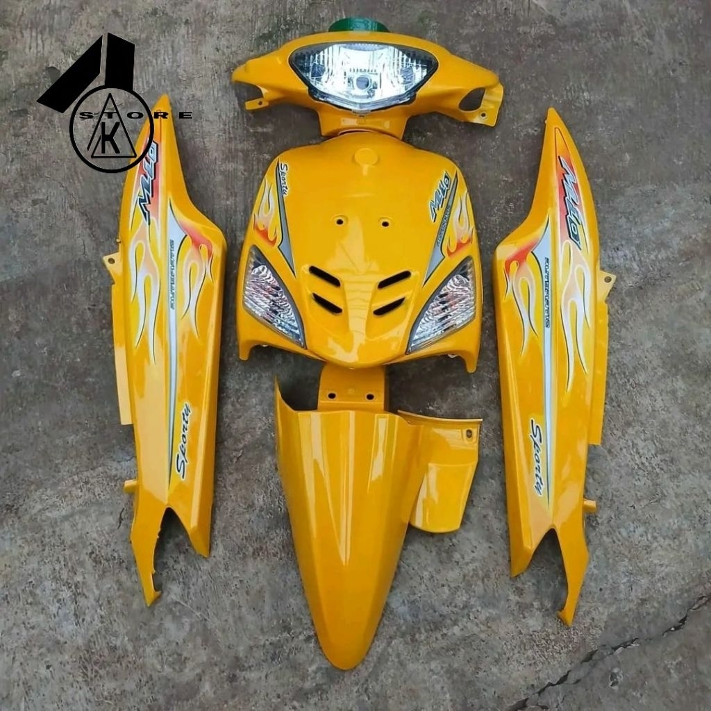 Cover body full bodi halus Mio sporty warna kuning plus stiker lampu depan sein