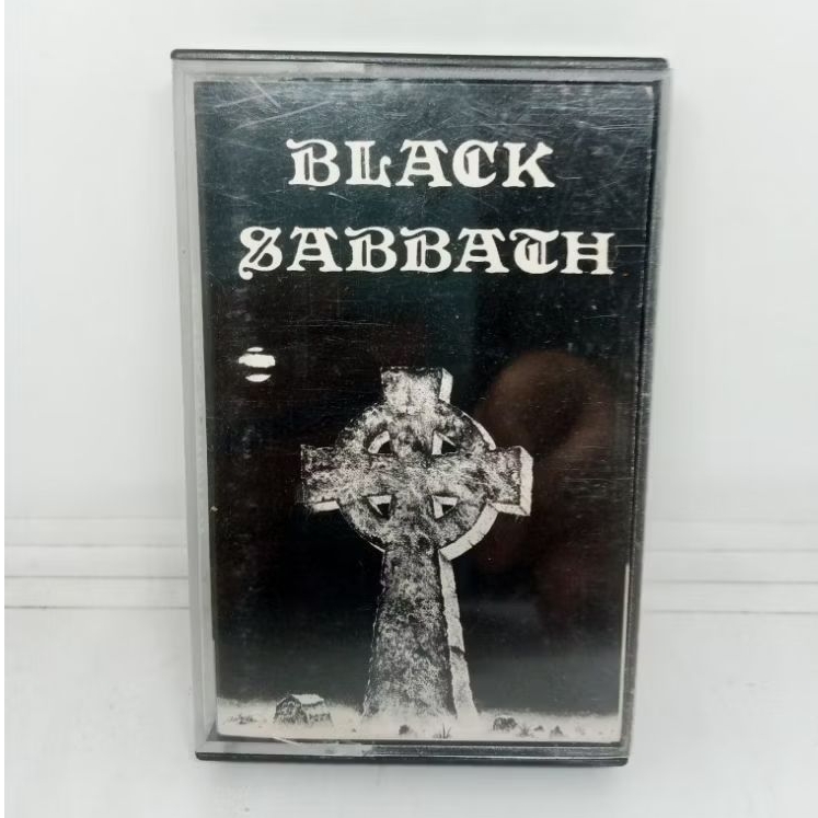 Kaset_Pita_Import_Black_Sabbath_-_Headless_Cross