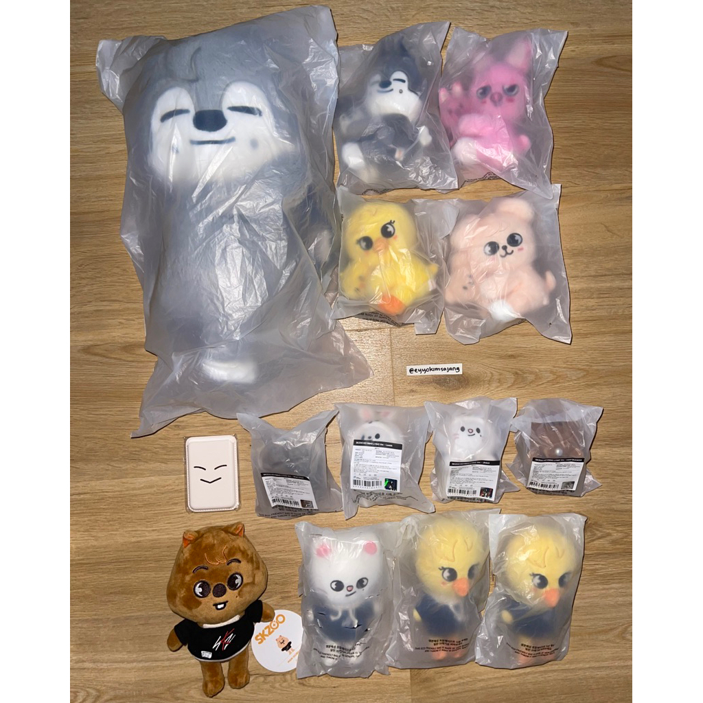 [Ready Stock] TANPA POB Stray Kids World Tour dominATE : celebrATE Pop Up Store SKZOO Plush Bag, Mag
