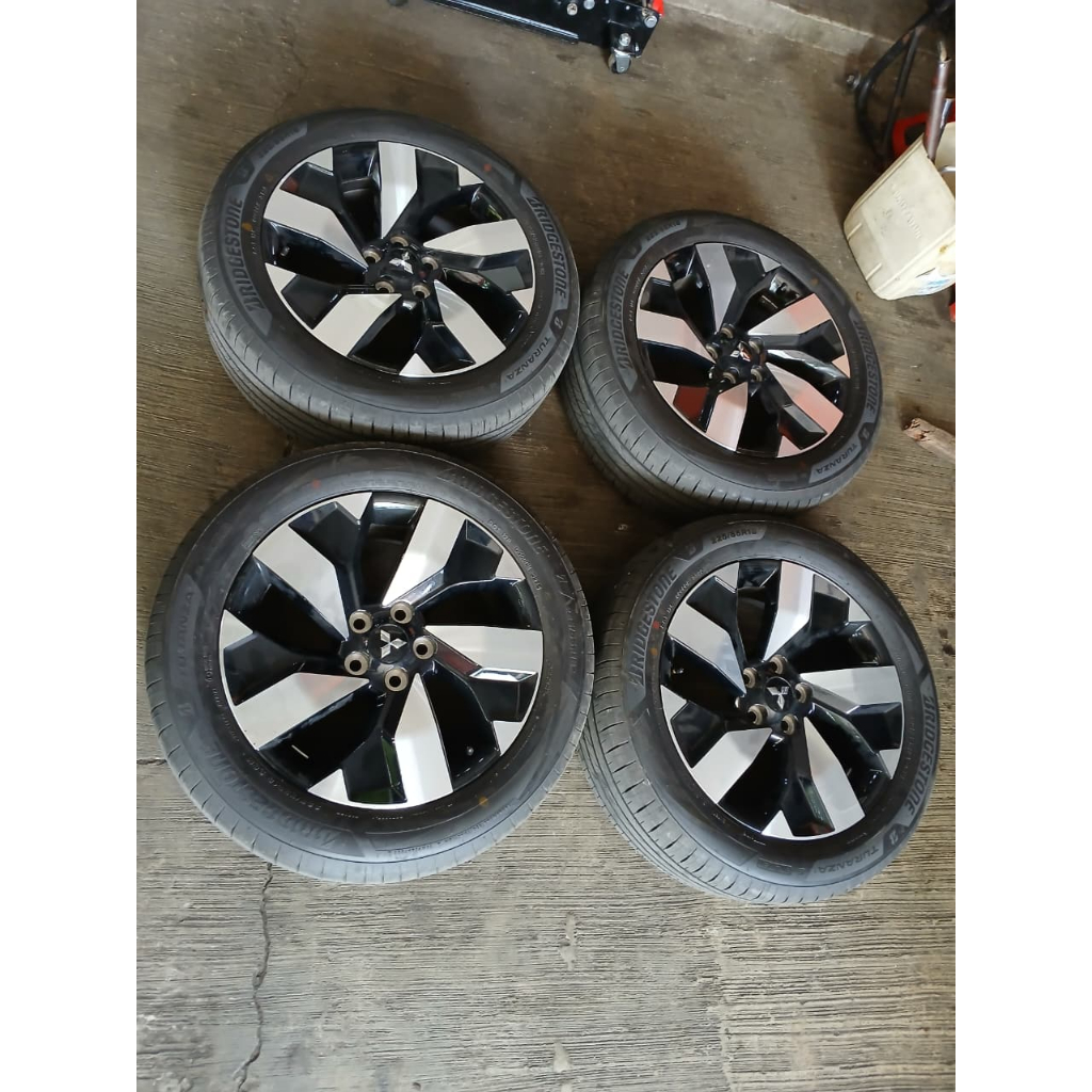 VELG BEKAS STANDAR DESTINATOR R18X7 LUBANG 5X114 + BAN BRIDGESTONE 225 55 R18