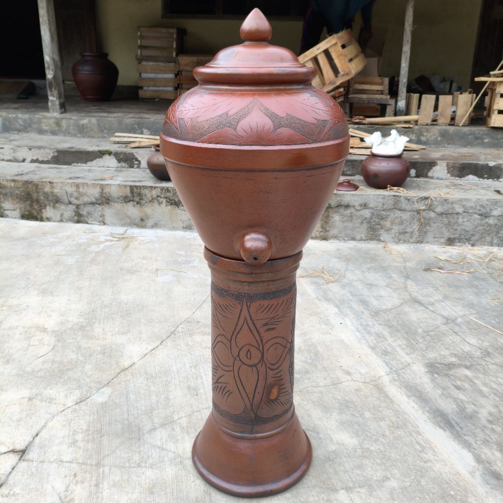 Padasan Gerabah 25 Liter Sett Standing