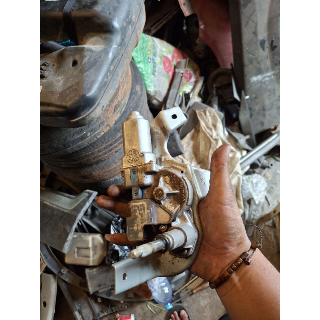 Motor Dinamo Wiper Belakang Mobilio Original