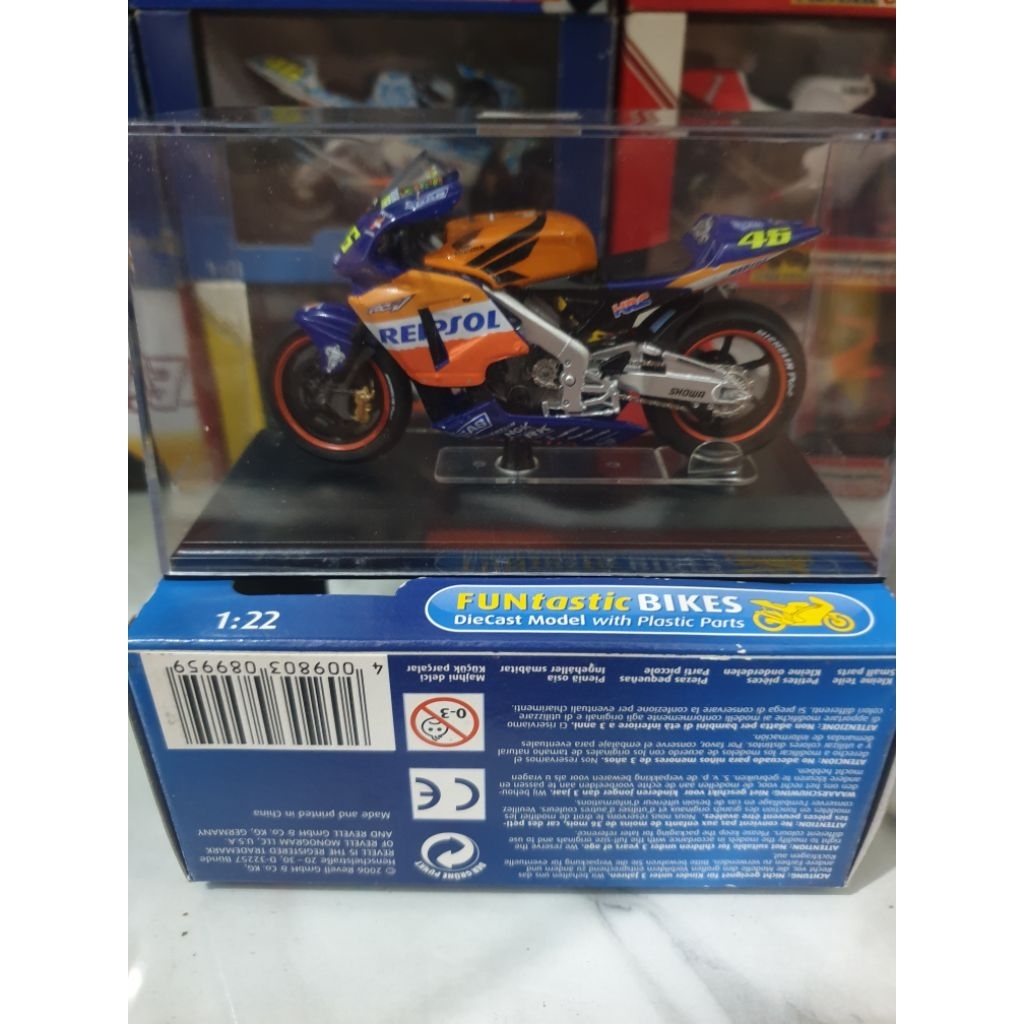 Revell 1/22 Honda RC211V  Valentino rossi 2002