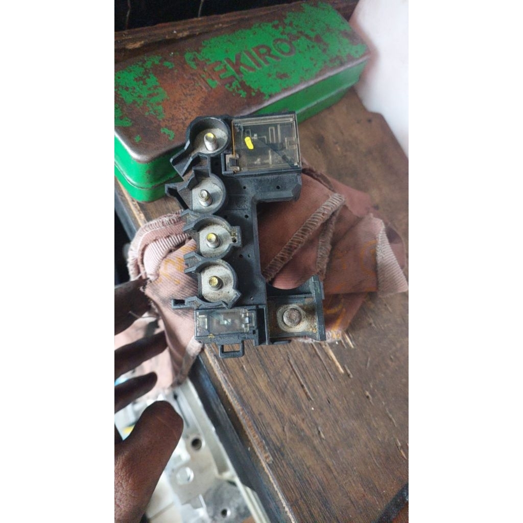 sikring aki Honda Mobilio copotan original