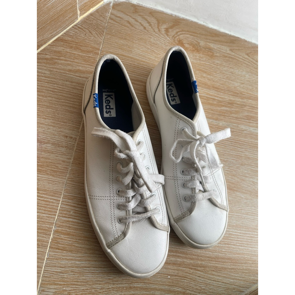 Sepatu Keds