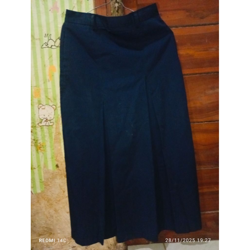 preloved rok smp biru