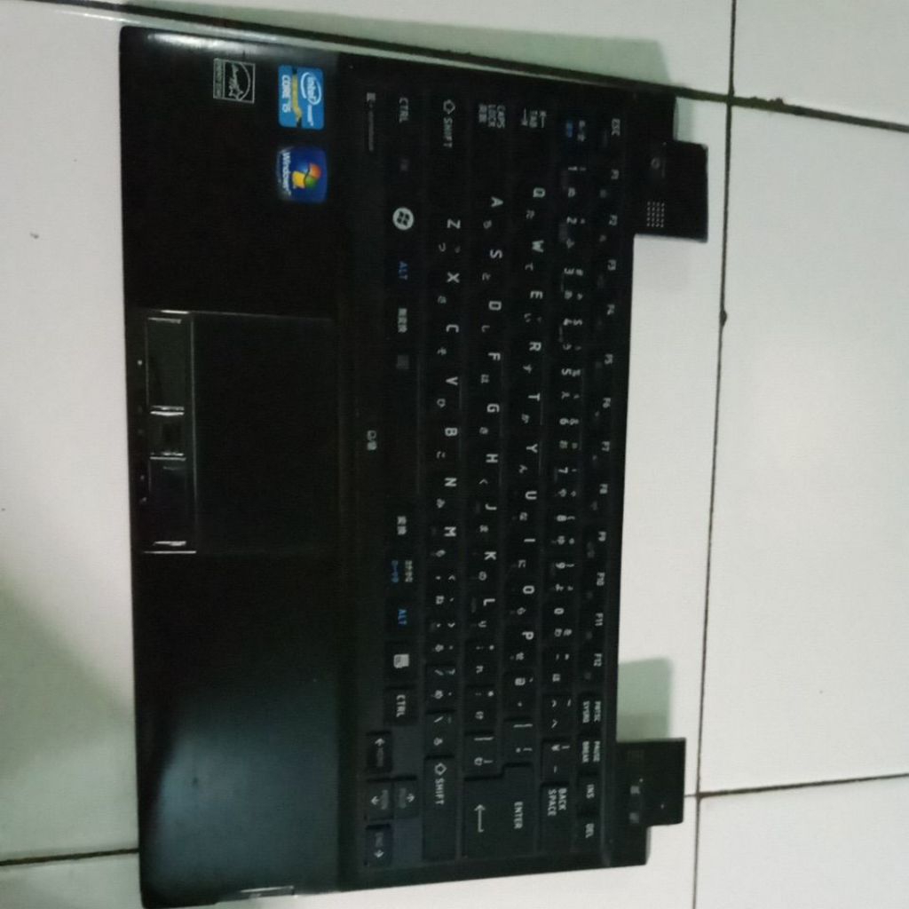 casing laptop toshiba dynabook r731