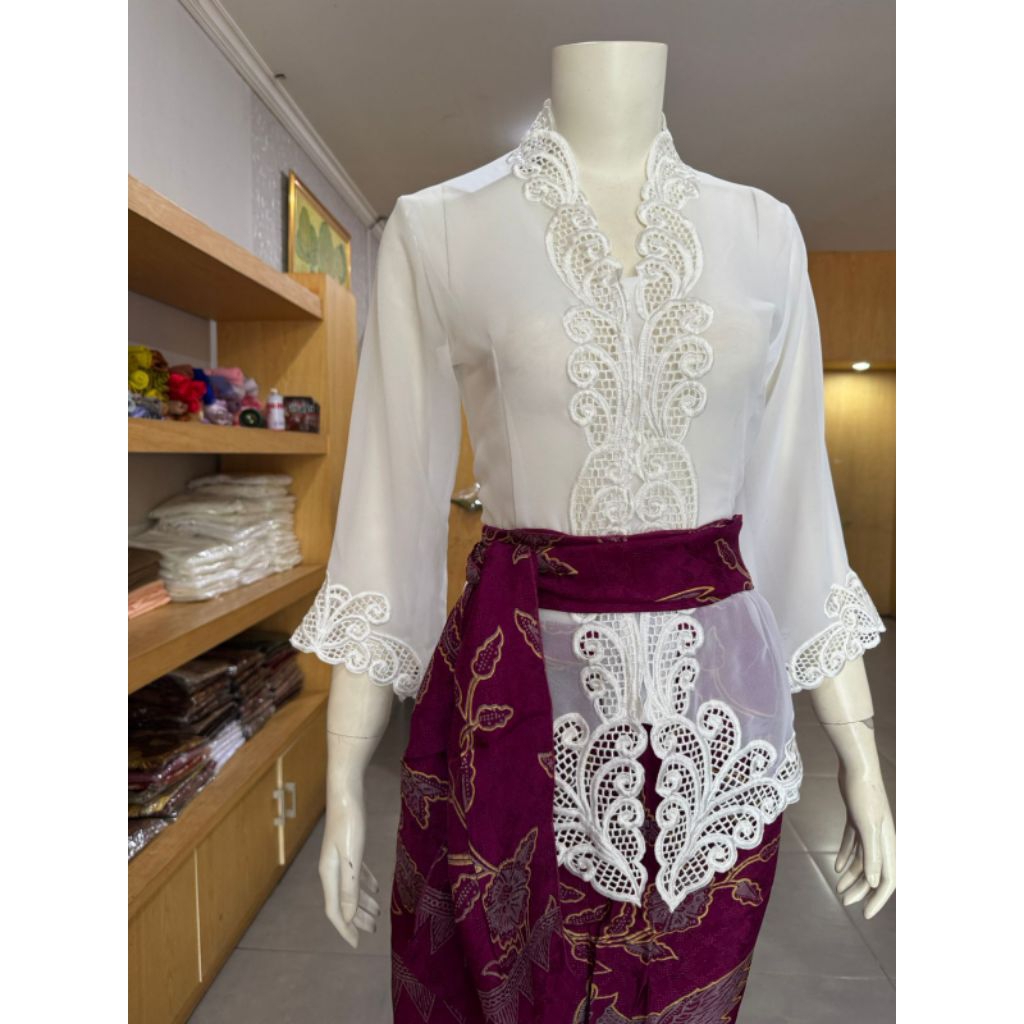 Kebaya bordir sifon