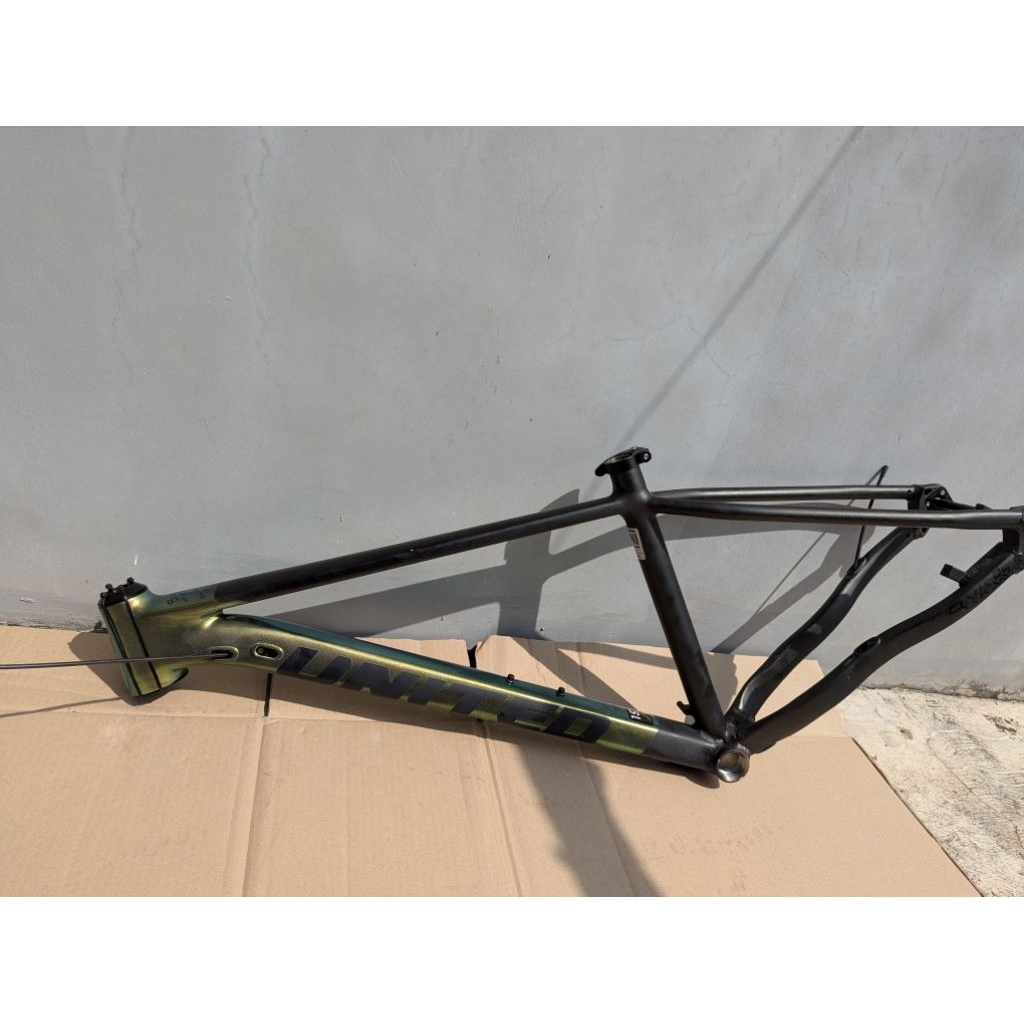 FRAME UNITED CLOVIS 8.10 TERBARU