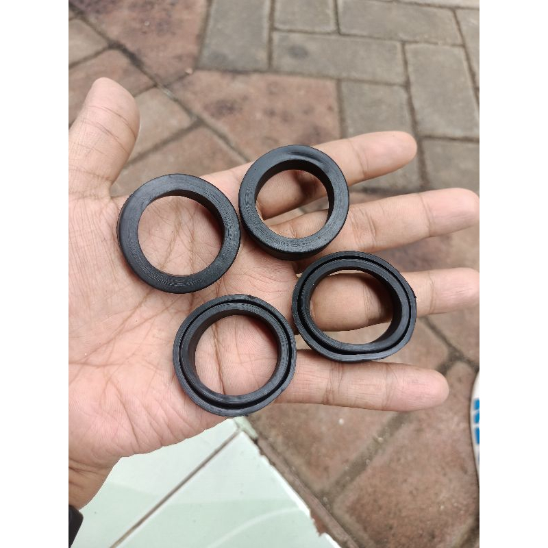 Seal/karet predam kupingan lampu 1 set (4pc ) karet pangkon kupingan lampu pipa pnp cb dan gl100