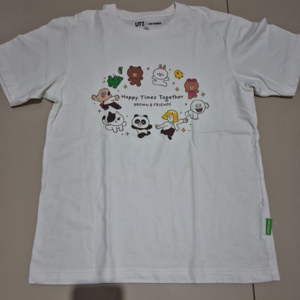 kaos unisex(pria/wanita) uniqlo UT line friends