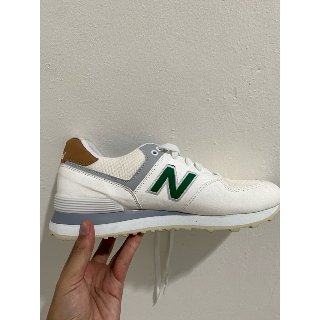 Sepatu running second branded