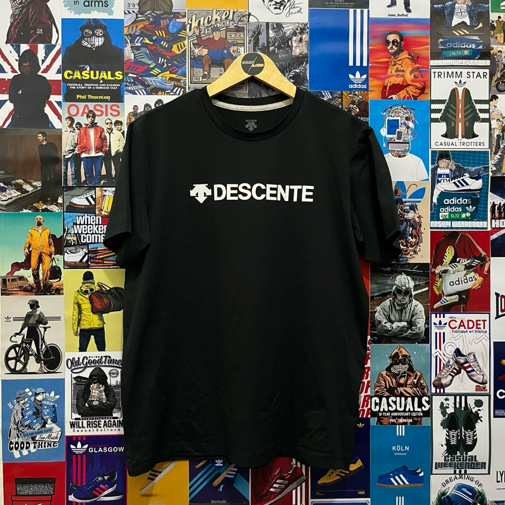 T-Shirt / Kaos Oblong / Olahraga / Vintage / Second / DESCENTE