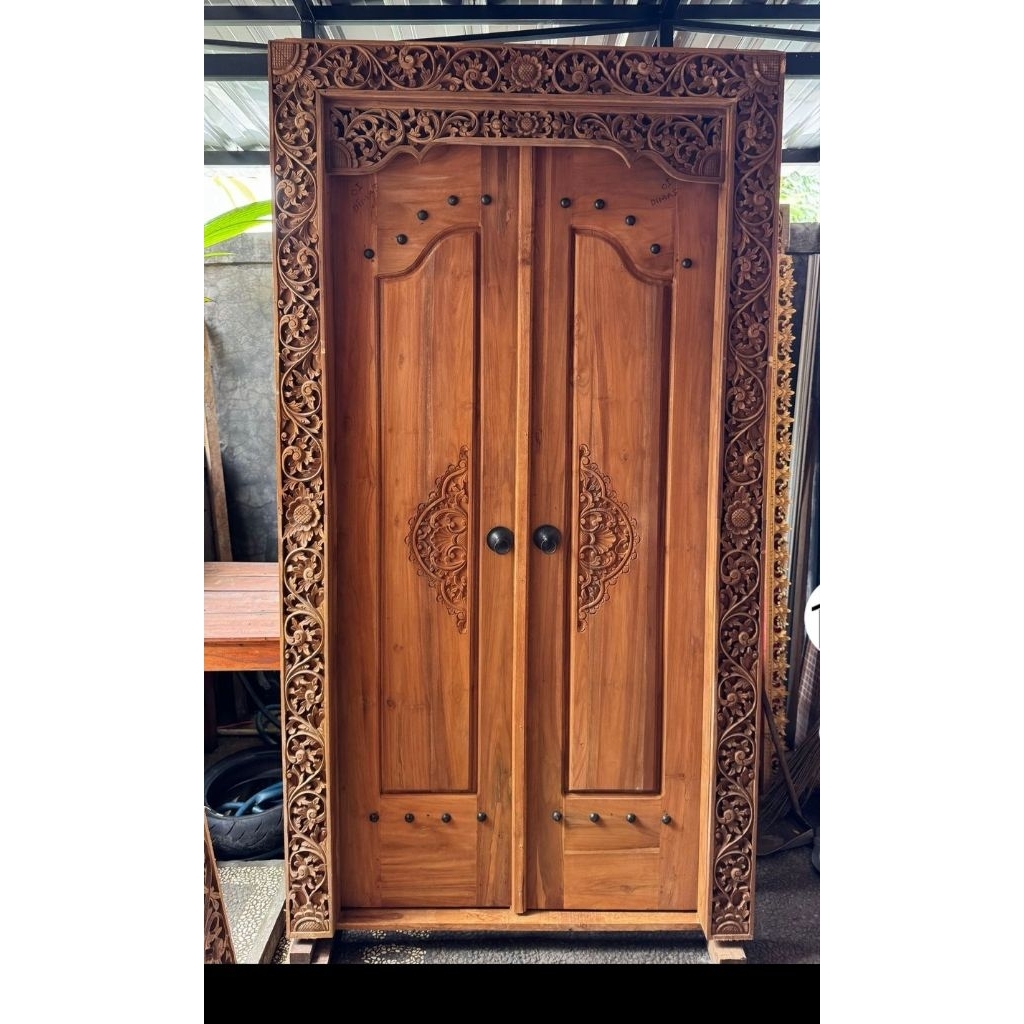 pintu ukir minimalis