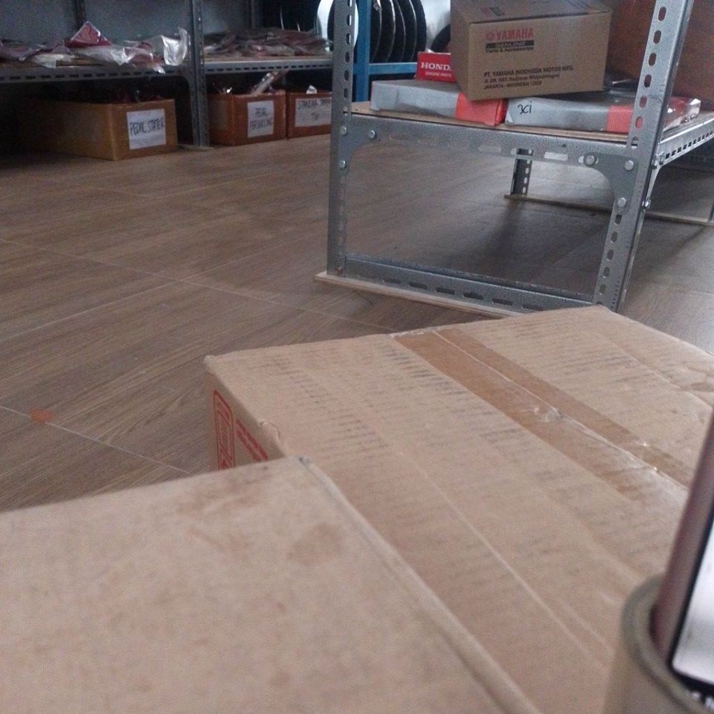 As skok shock belakang beat fi spacy fi scoopy fi ( stater kasar / halus ) 2012-2016  HARGA 1 PCS