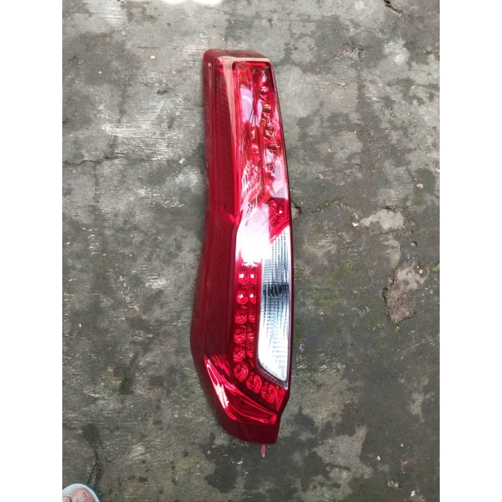 stoplamp lampu rem belakang nissan xtrail T31 led bagian kiri